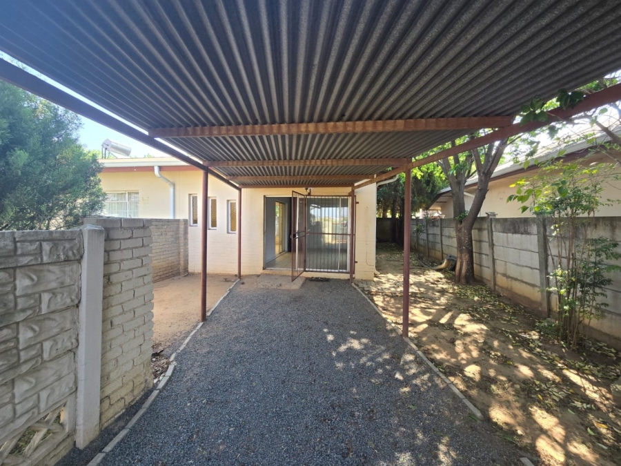 5 Bedroom Property for Sale in Jordania Free State